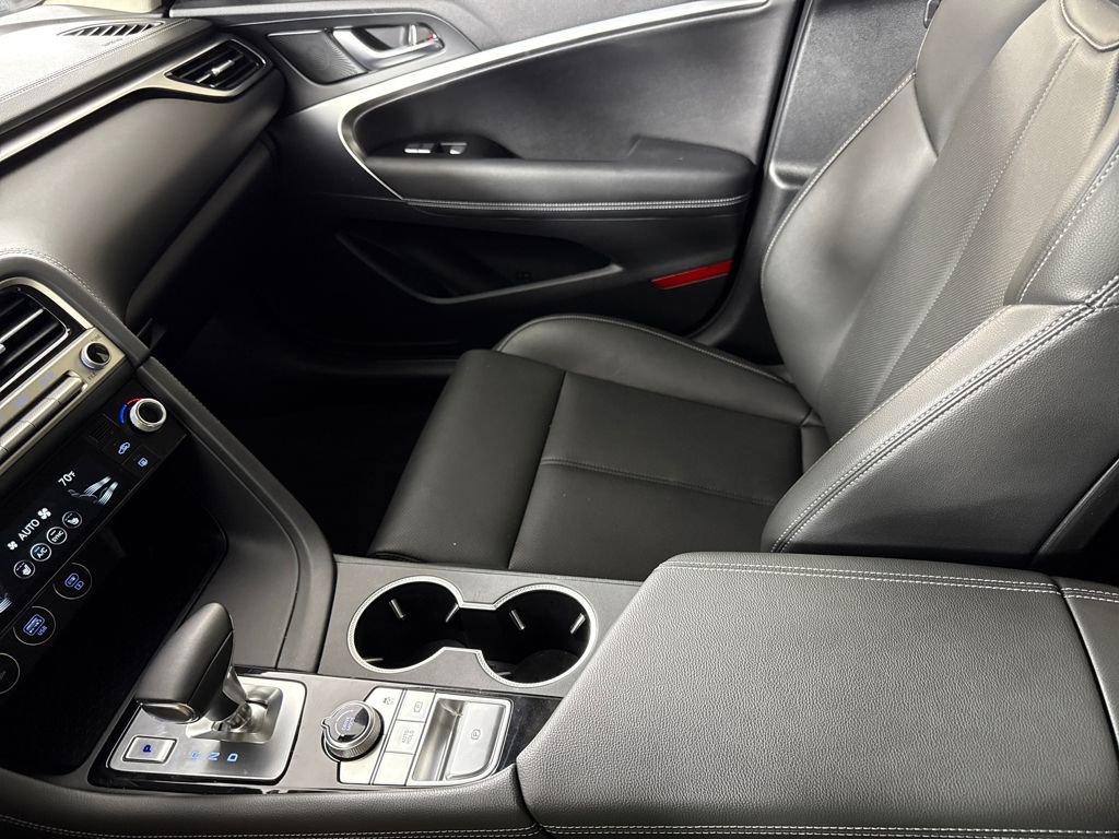 Used 2025 Genesis G70 2.5T image 21