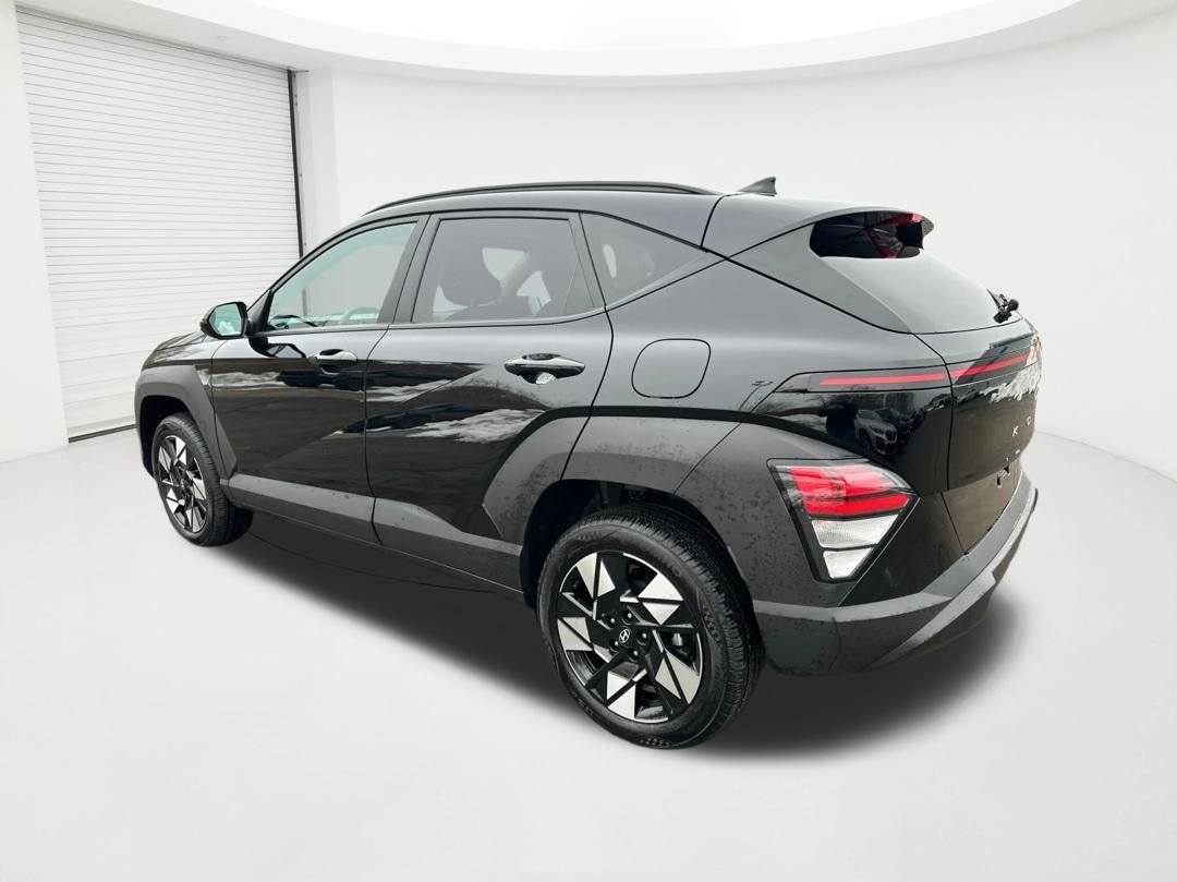 Certified 2024 Hyundai Kona SEL w/ Convenience Package image 7