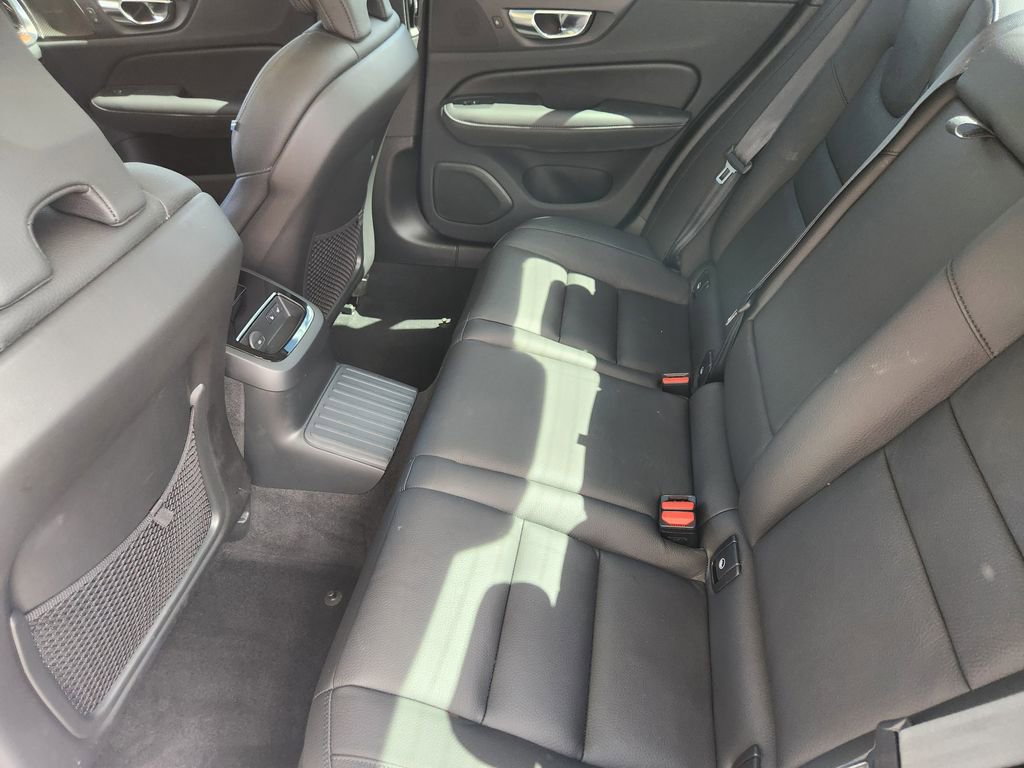 Used 2025 Volvo S60 T8 Plus image 19
