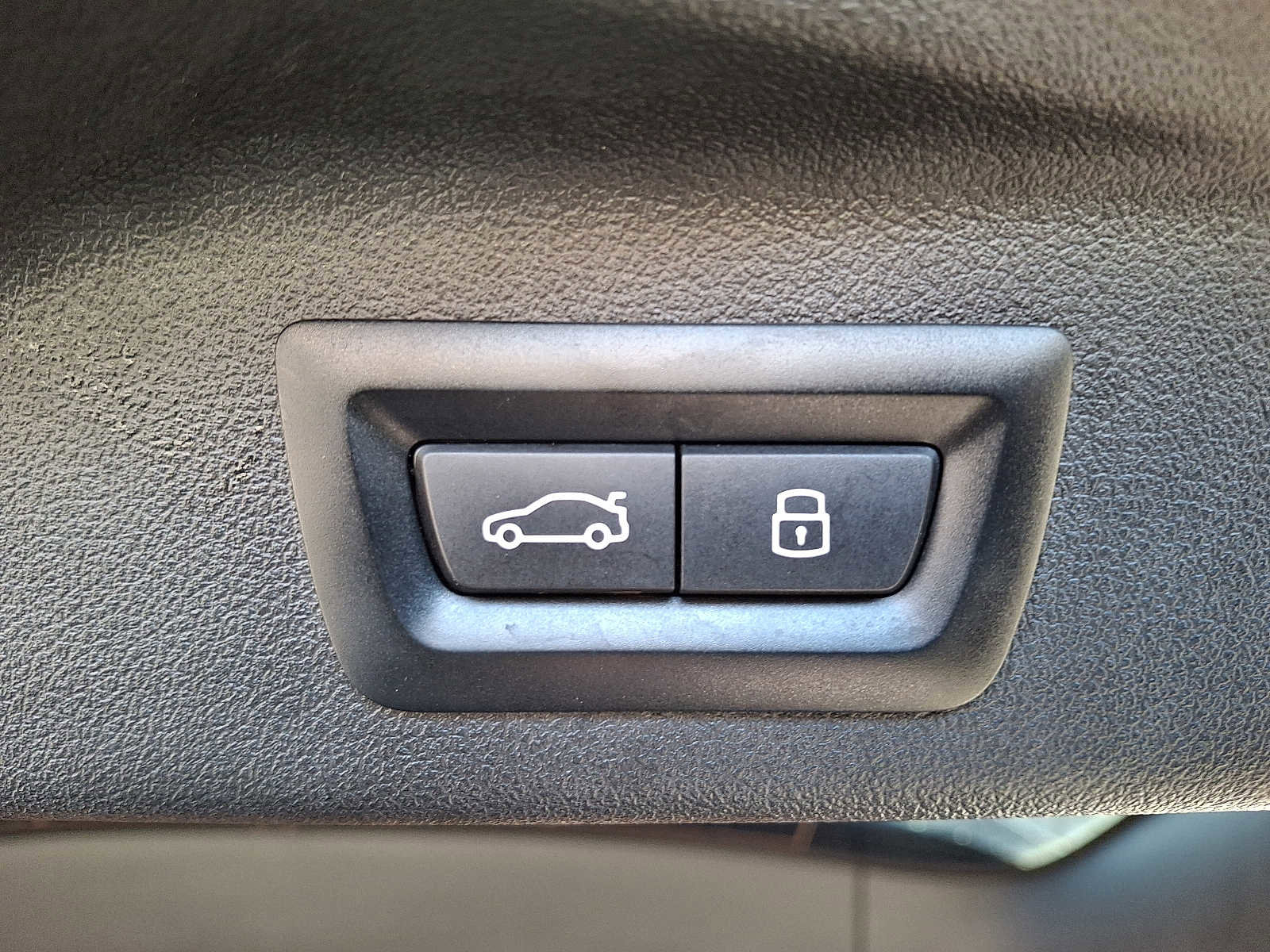 Used 2024 BMW X7 xDrive40i w/ M Sport Package image 31