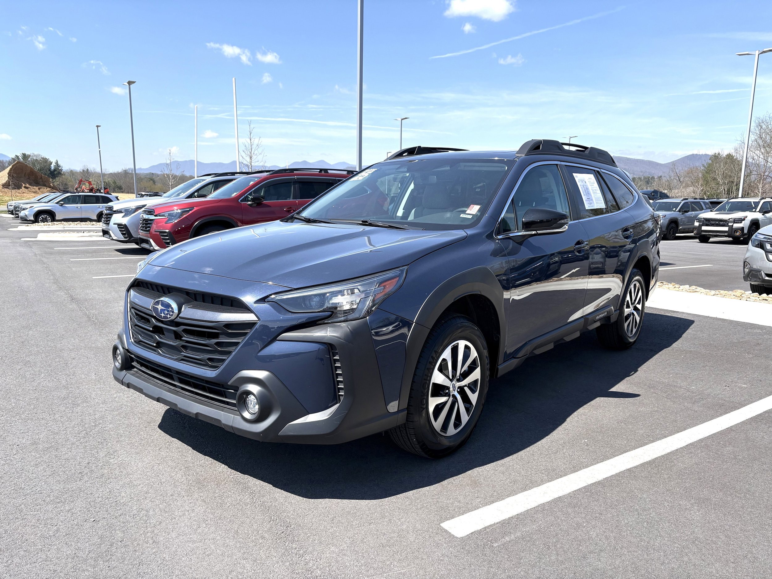 Certified 2025 Subaru Outback Premium image 3