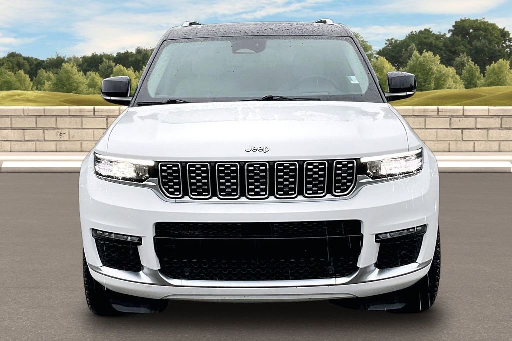 Used 2023 Jeep Grand Cherokee L Summit w/ Advanced Protech Group IV AWD/4WD image 3