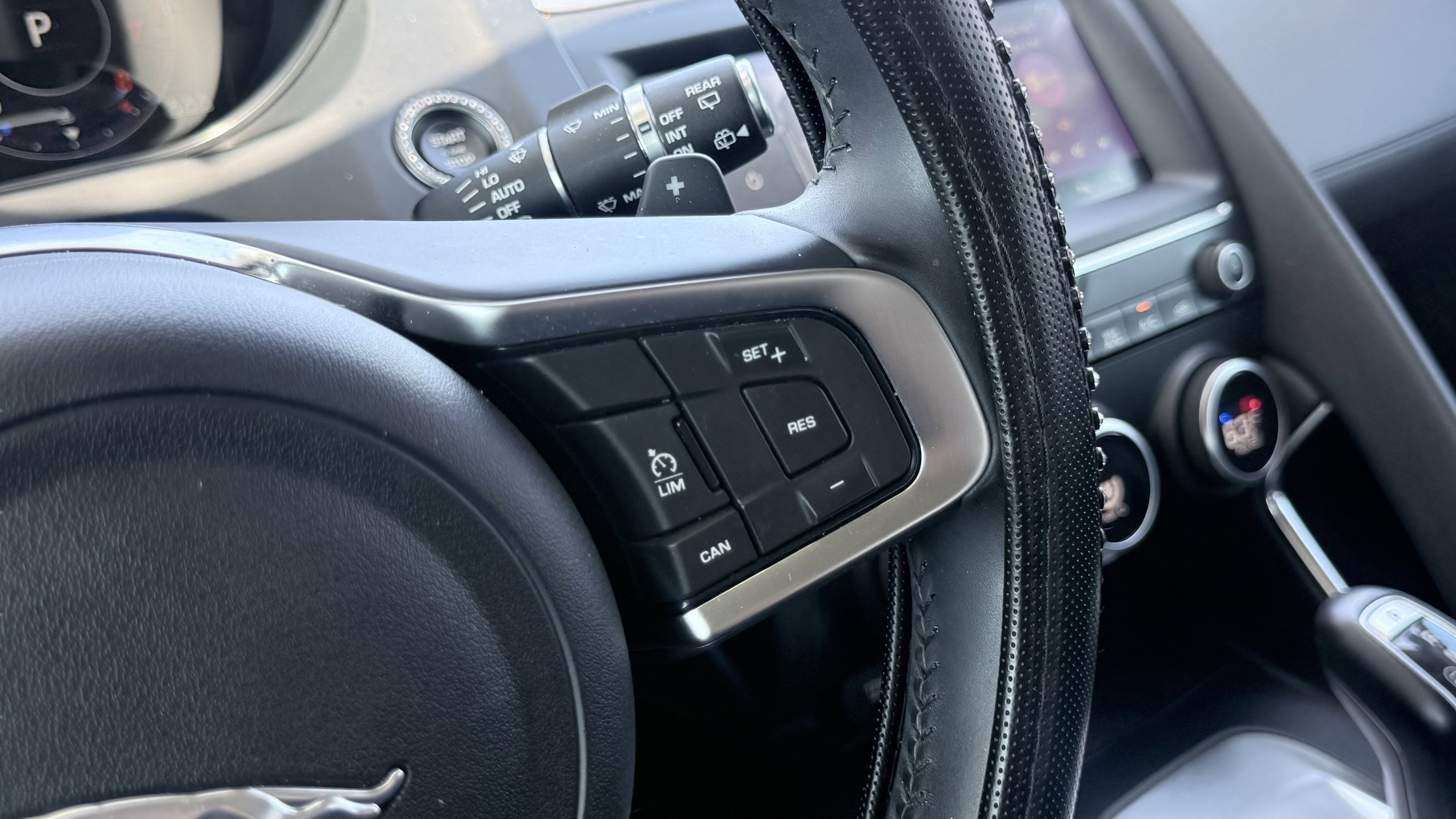 Used 2020 Jaguar E-PACE SE image 61