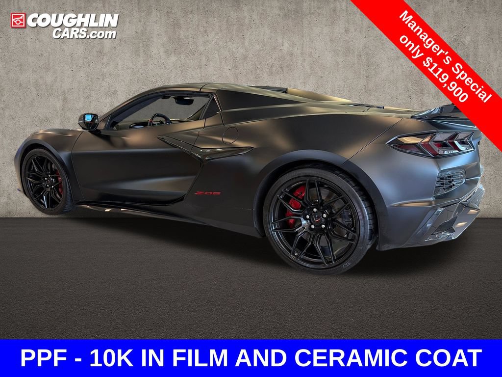 Used 2025 Chevrolet Corvette Z06 w/ Stealth Interior Trim Package RWD image 5