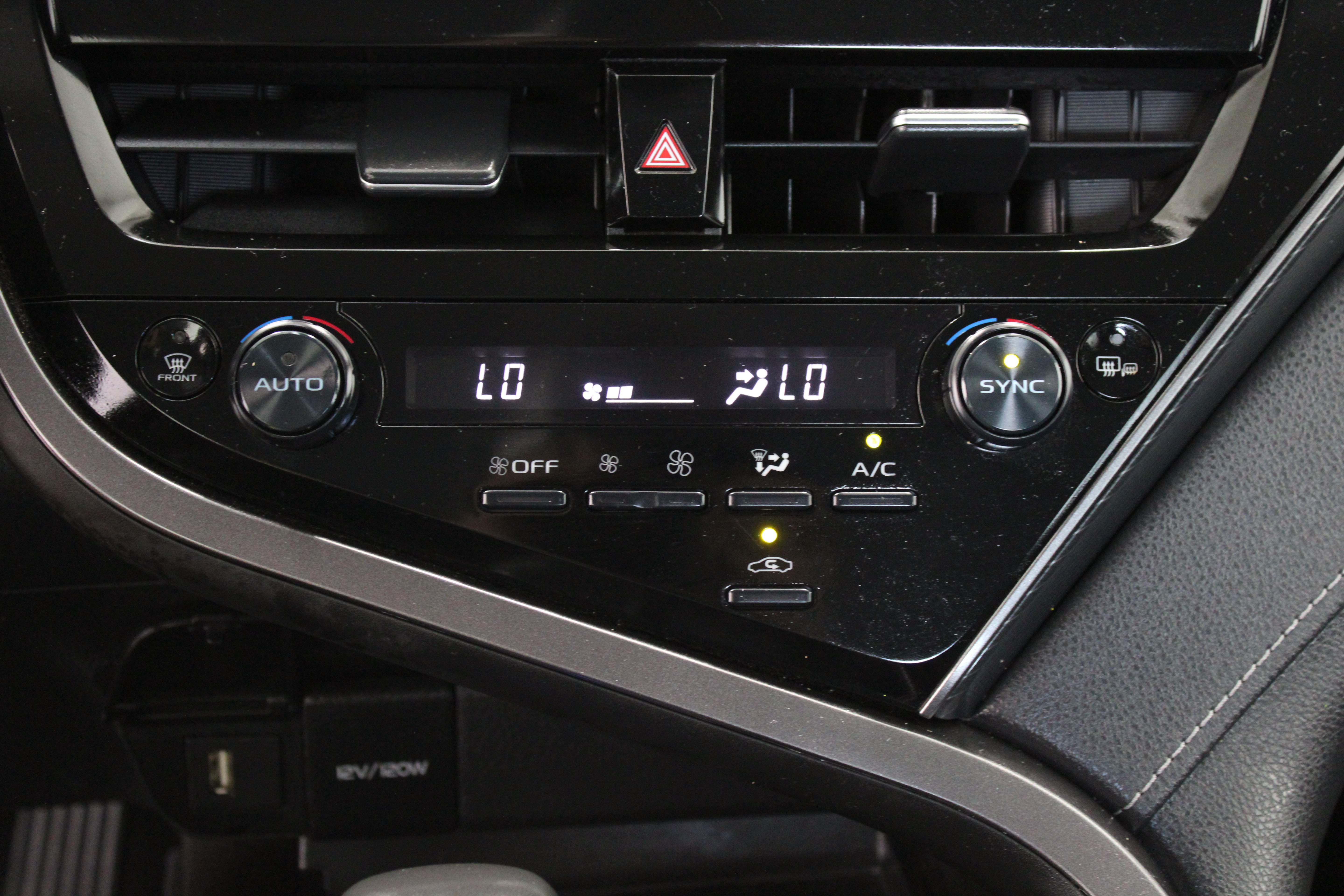 Used 2024 Toyota Camry SE w/ Convenience Package FWD image 20