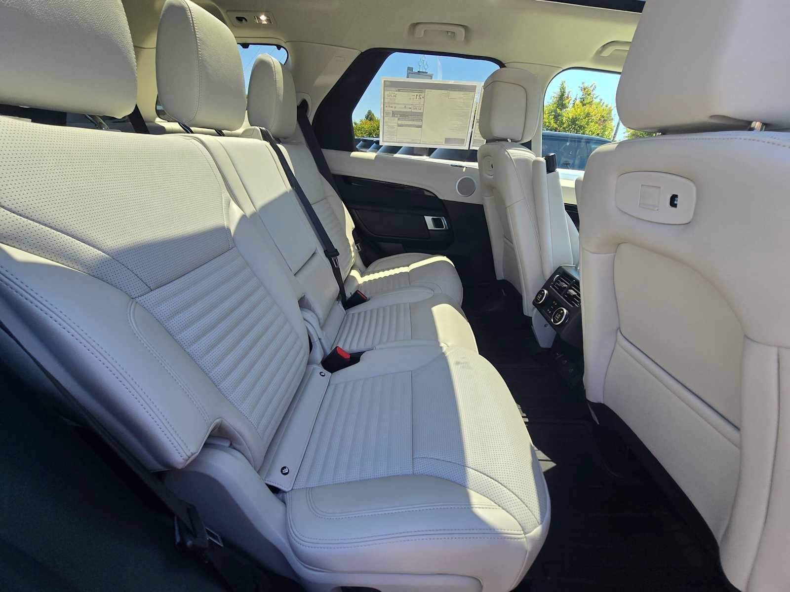 New 2026 Land Rover Discovery S AWD/4WD image 12