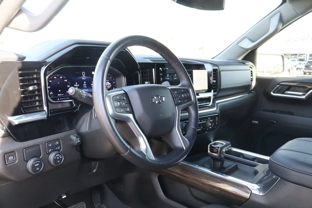 Used 2023 Chevrolet Silverado 1500 RST w/ Convenience Package II RWD image 18