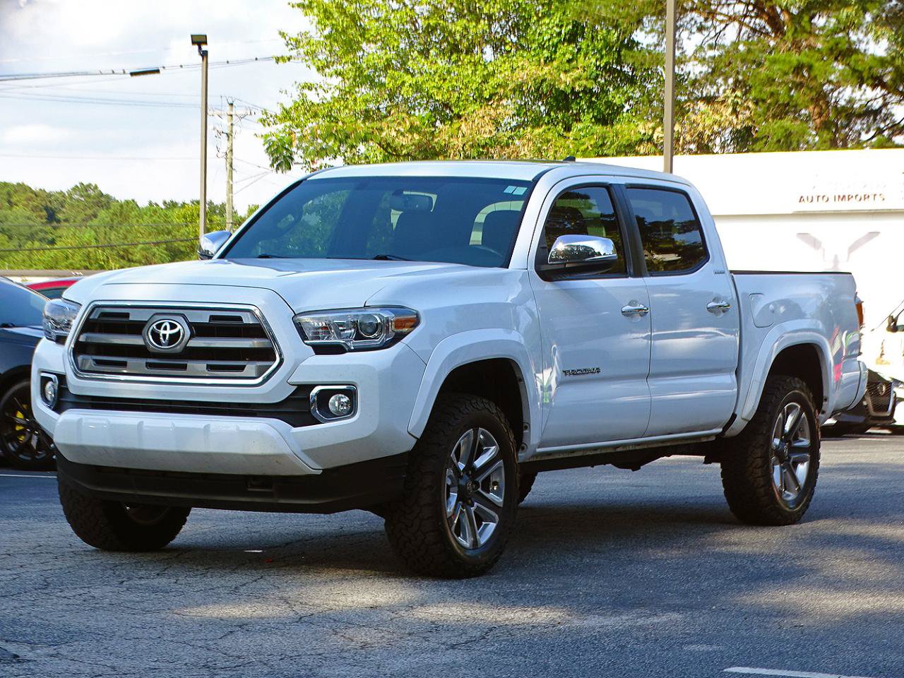 Used 2017 Toyota Tacoma Limited w/ Tow Package AWD/4WD image 6