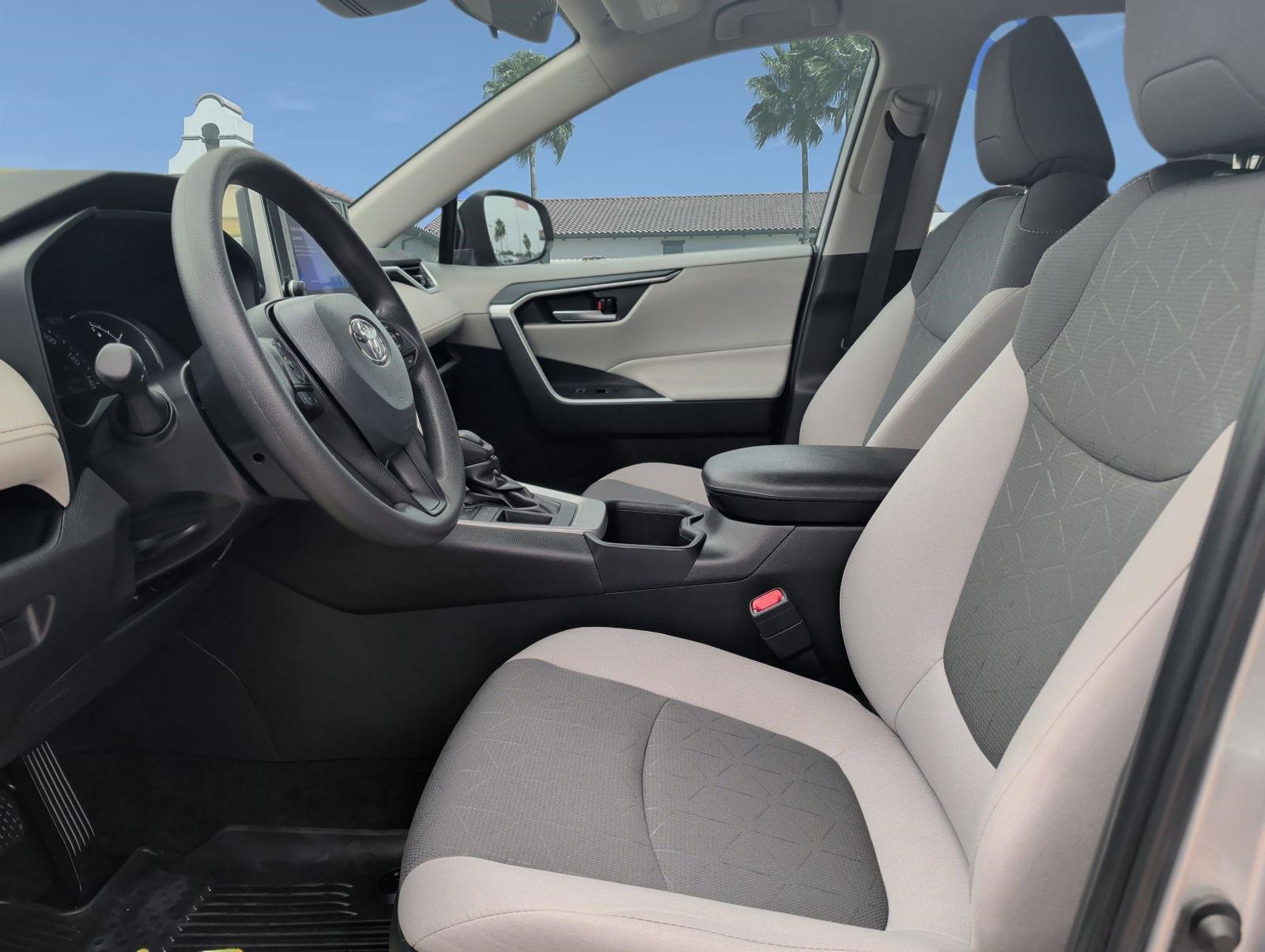 Used 2024 Toyota RAV4 XLE FWD image 11