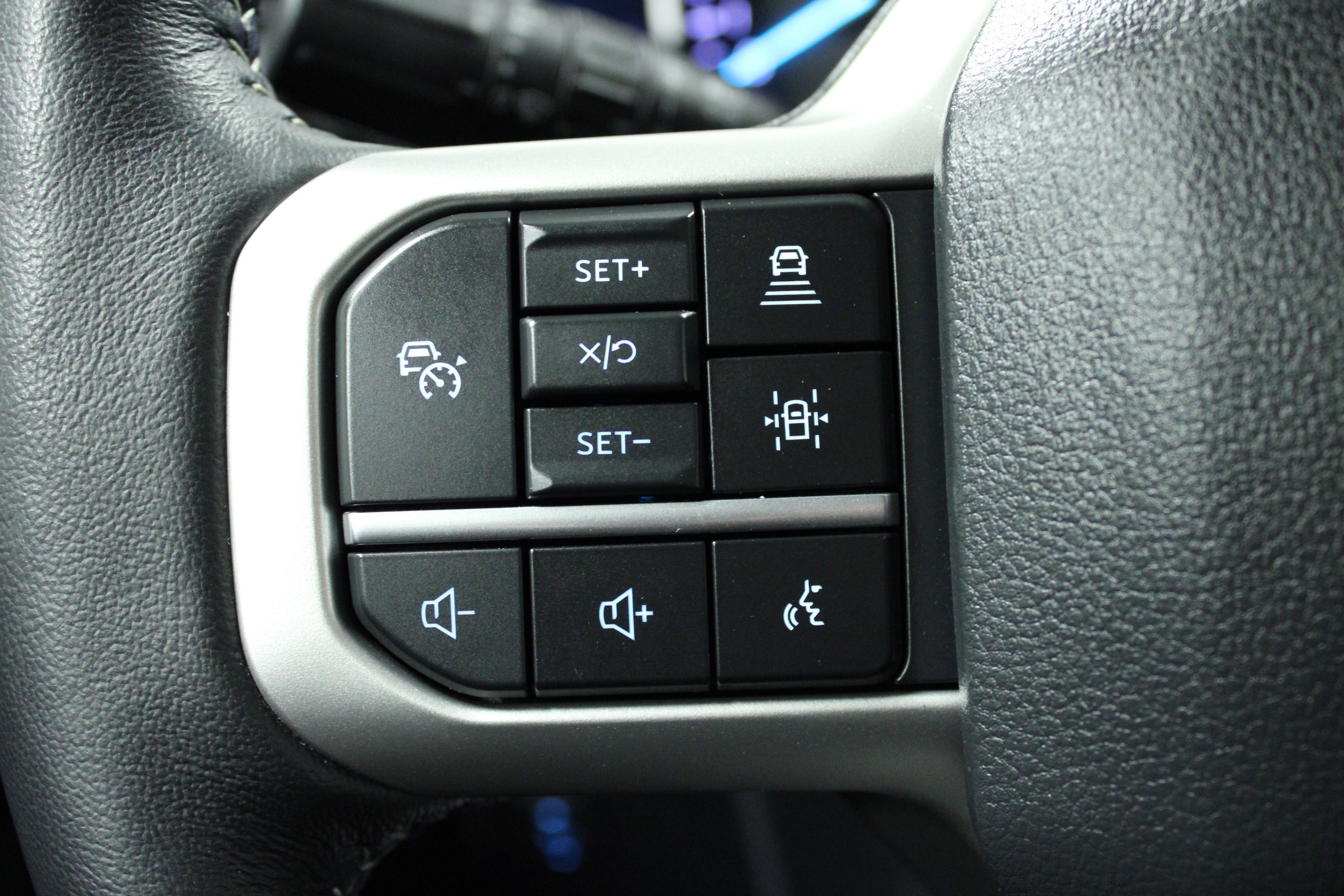 Used 2024 Ford Expedition XLT image 21