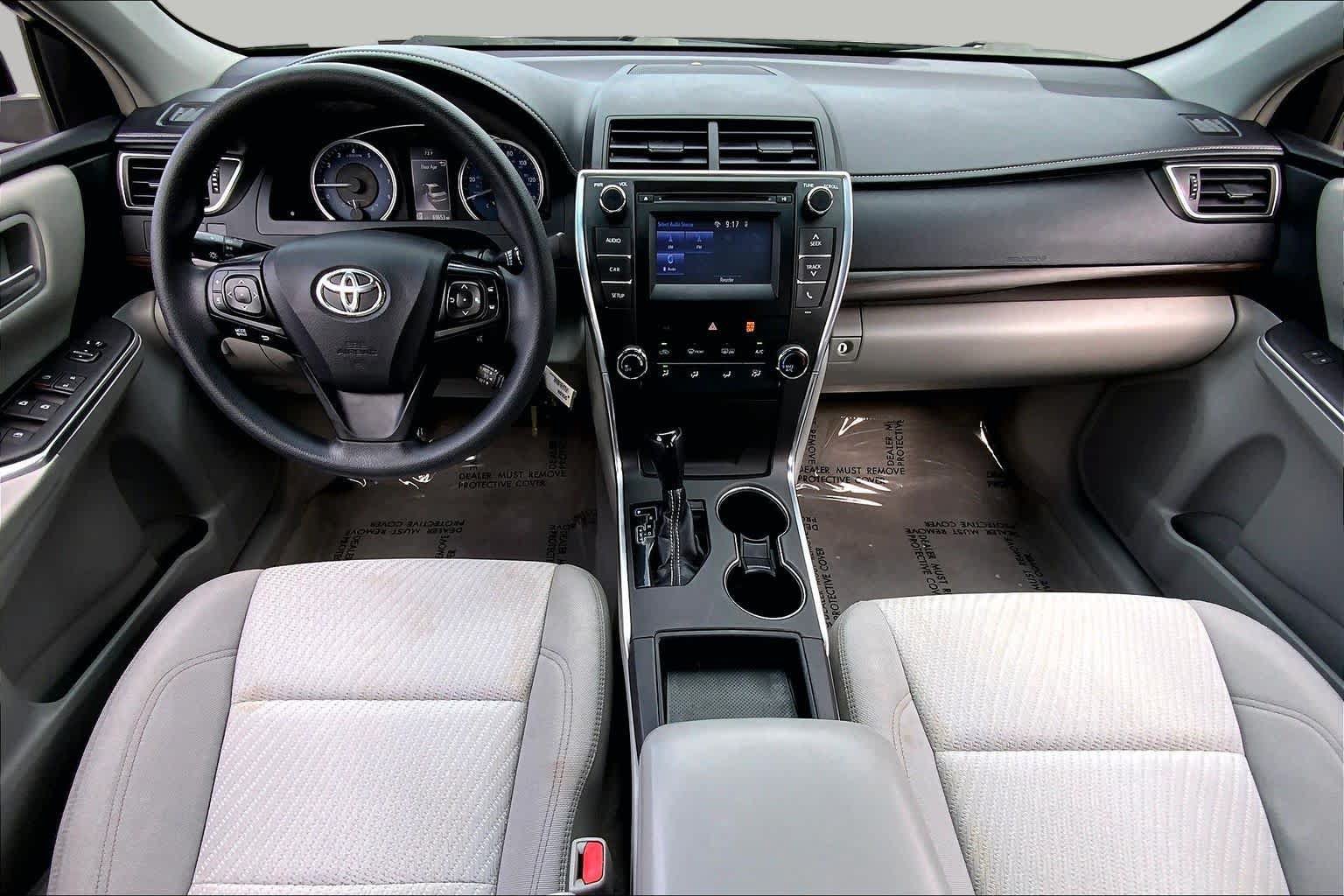 Used 2016 Toyota Camry LE FWD image 16