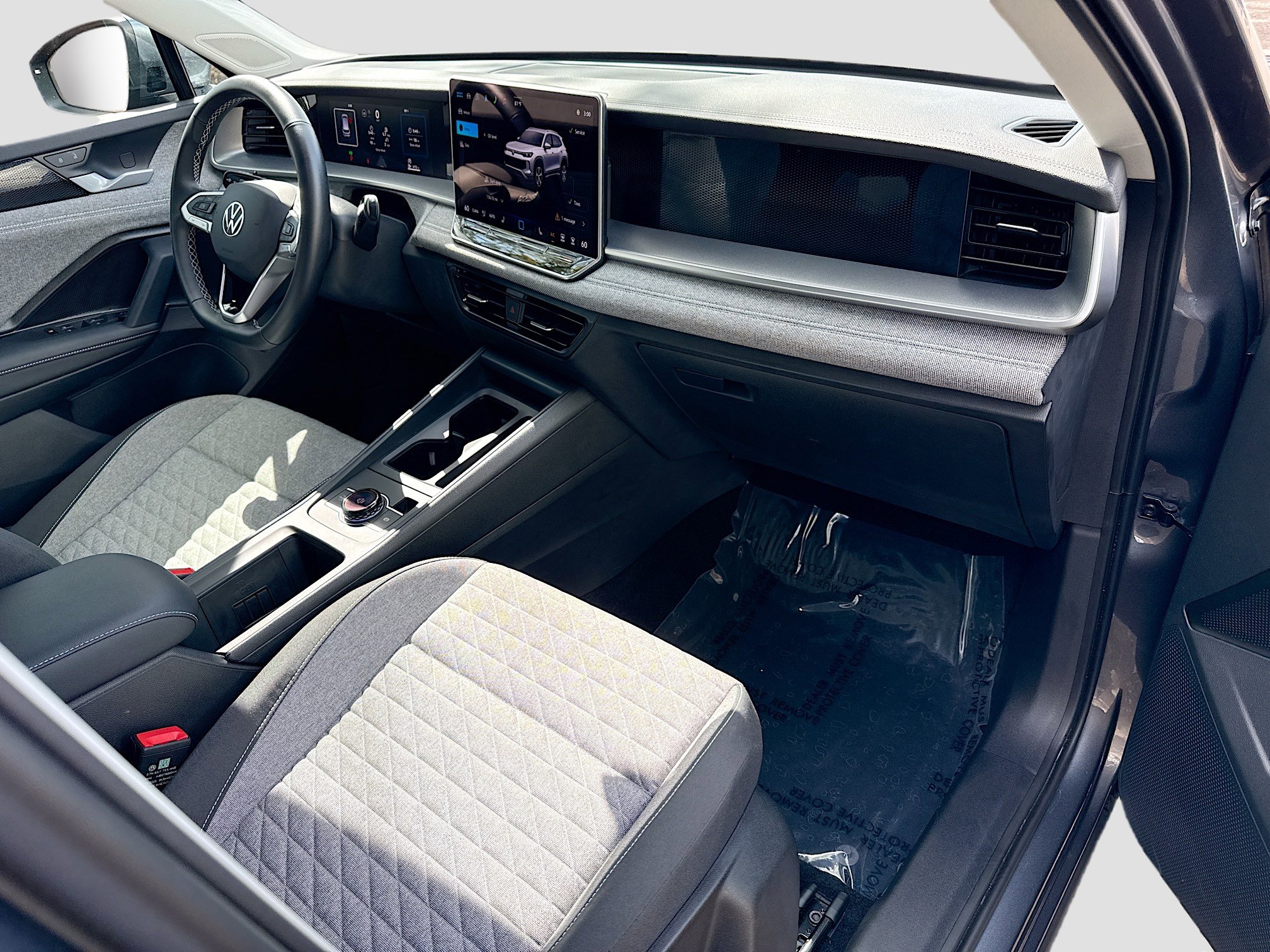 Used 2025 Volkswagen Tiguan S image 13