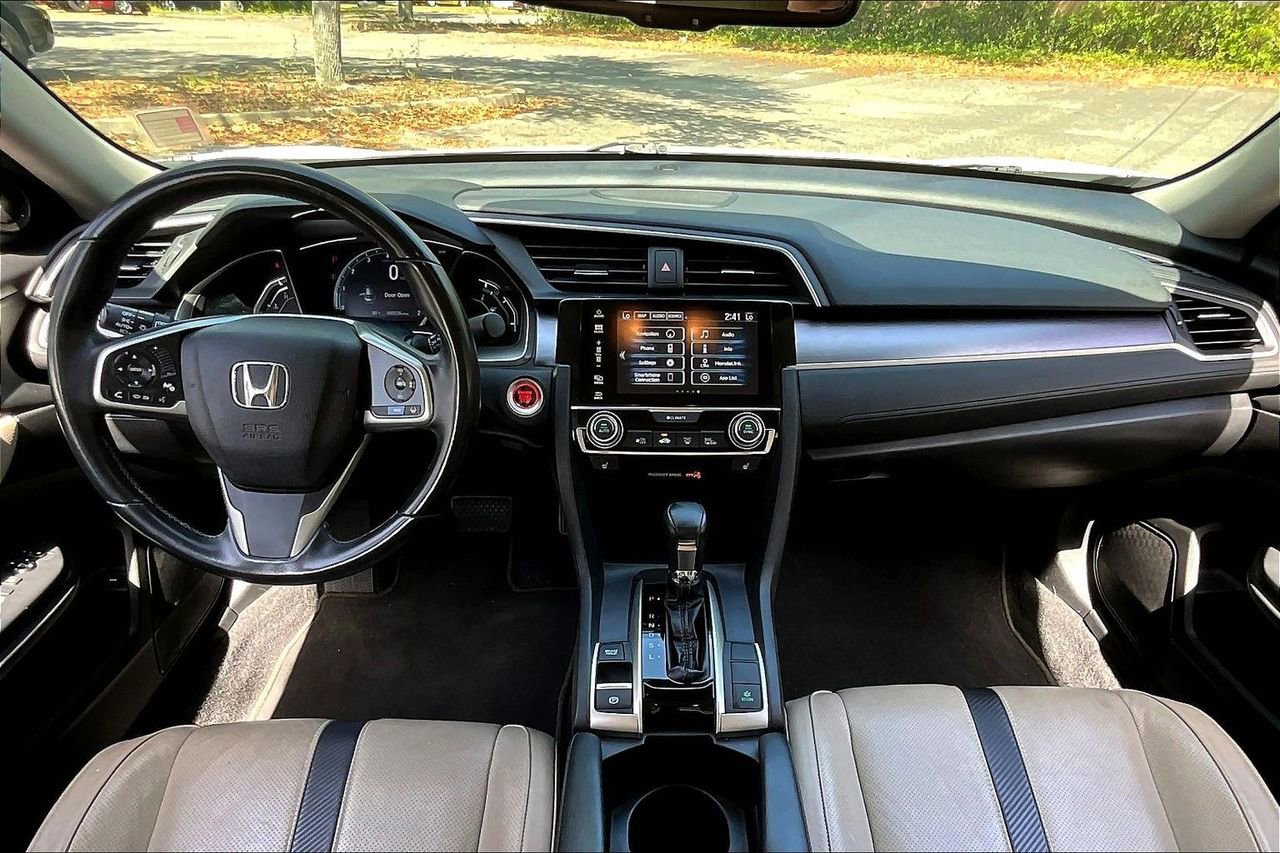 Used 2017 Honda Civic Touring image 7