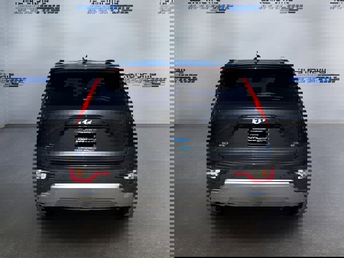 Used 2023 Kia Niro EX image 6