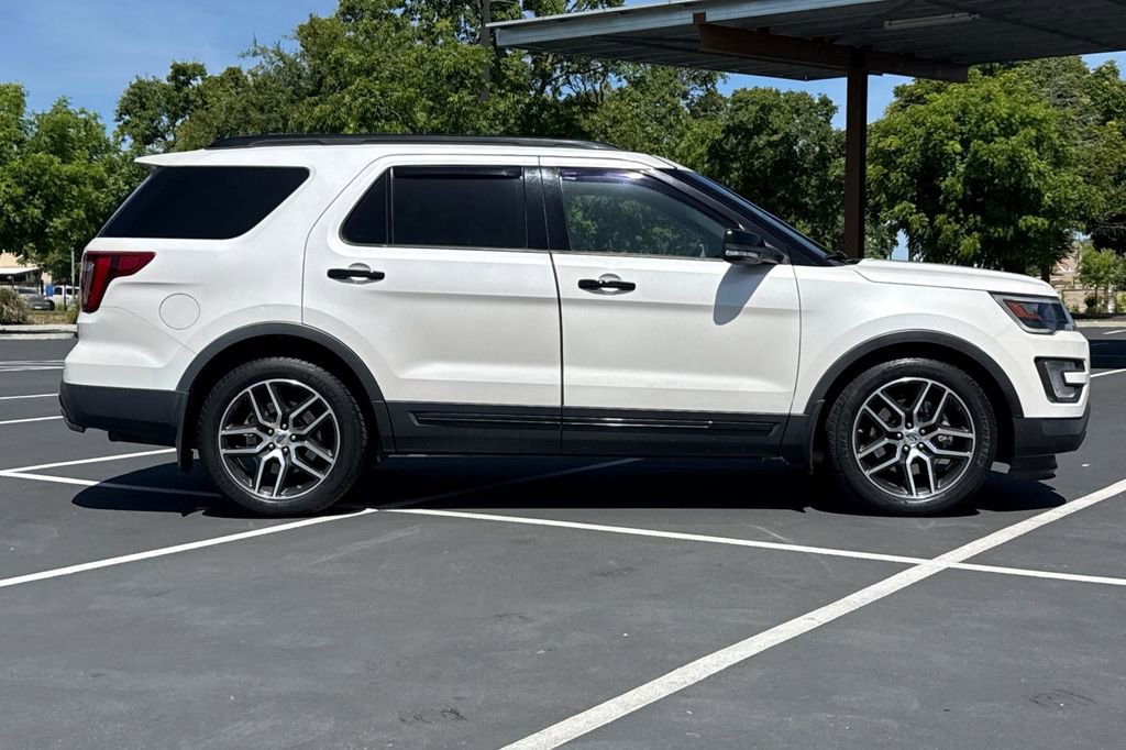Used 2016 Ford Explorer Sport w/ Equipment Group 401A AWD/4WD image 10