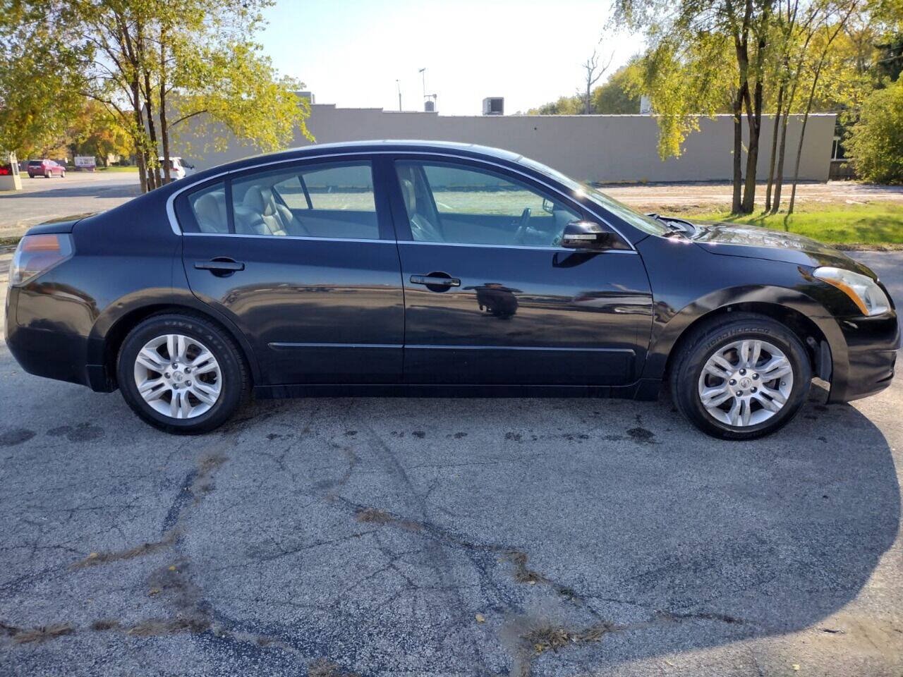 Used 2012 Nissan Altima 2.5 SL w/ 2.5SL Pkg FWD image 4