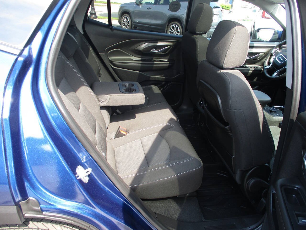 Used 2023 GMC Terrain SLE w/ Driver Convenience Package AWD/4WD image 7