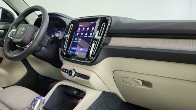 New 2026 Volvo XC40 B5 Plus w/ Protection Package Premier AWD/4WD image 33