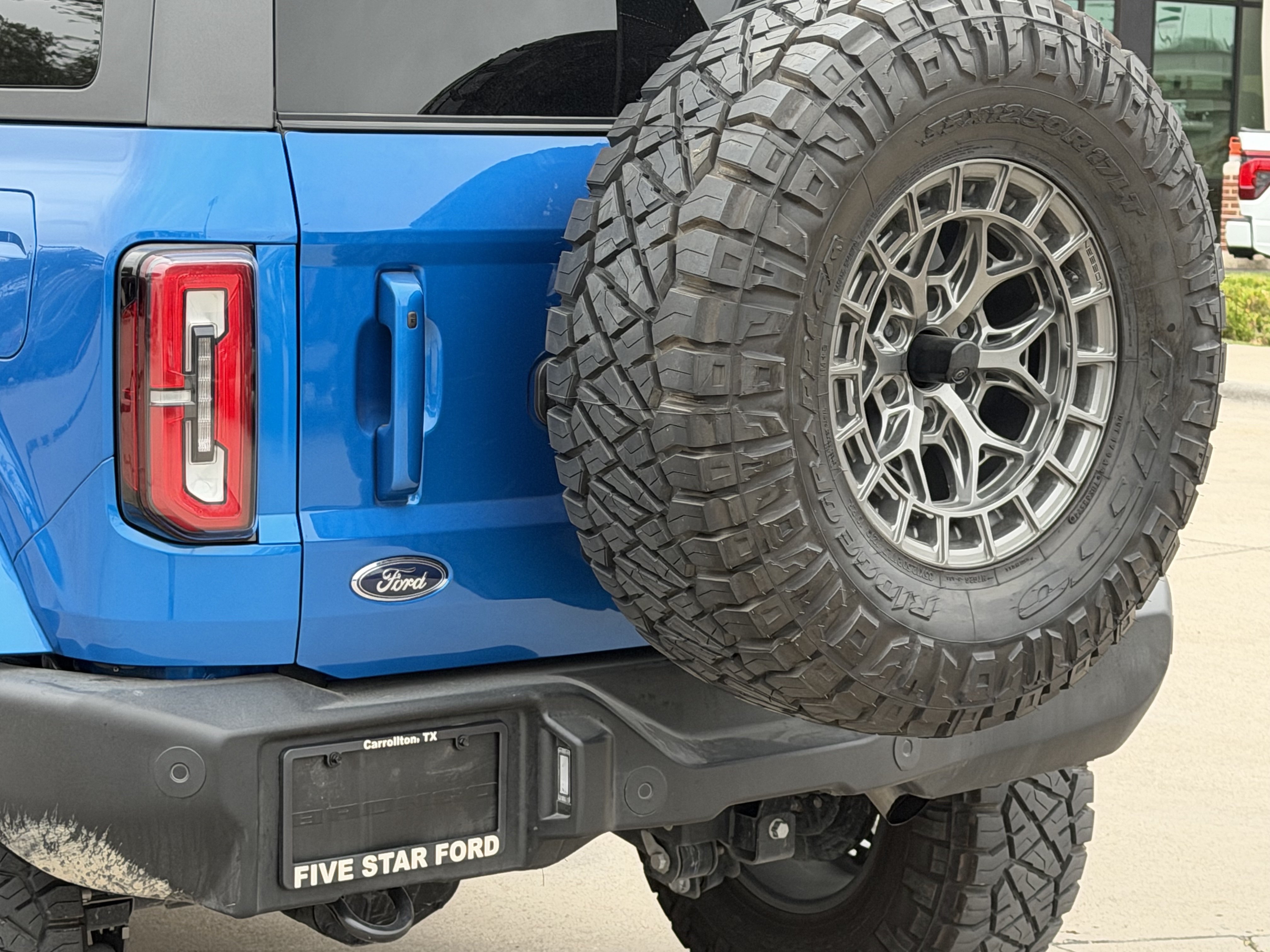 Used 2024 Ford Bronco Outer Banks AWD/4WD image 7
