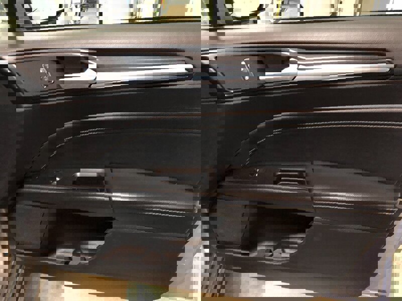 Used 2020 Ford Fusion Titanium image 23