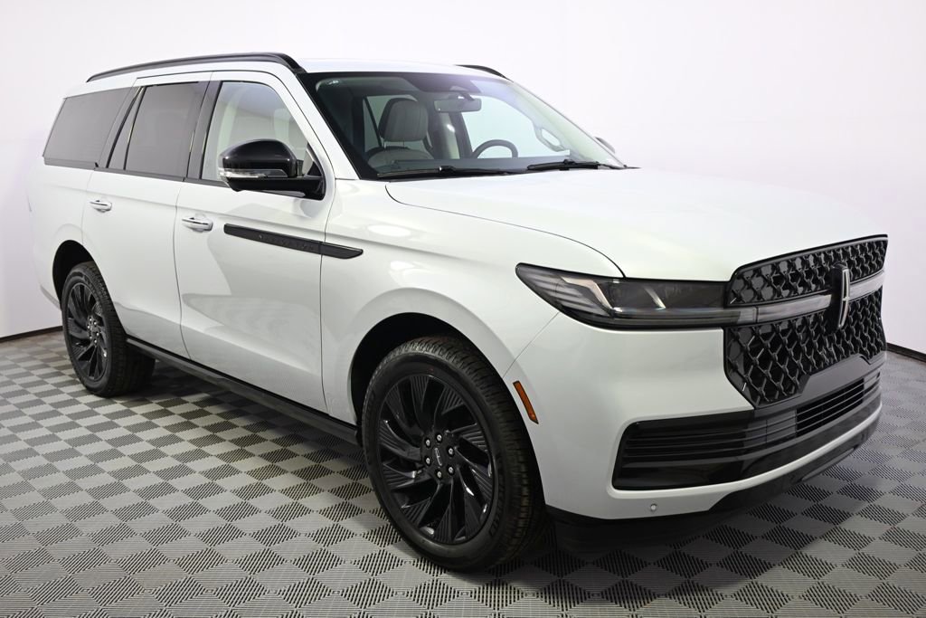 New 2026 Lincoln Navigator Reserve w/ Jet Appearance Package AWD/4WD image 8
