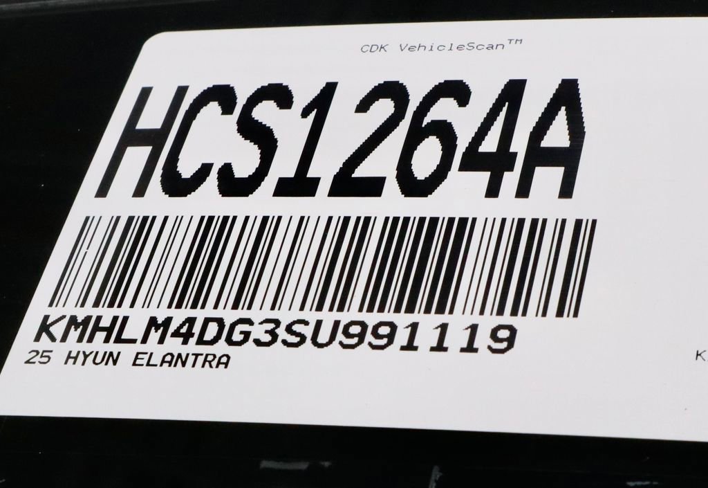 Certified 2025 Hyundai Elantra Sport image 32