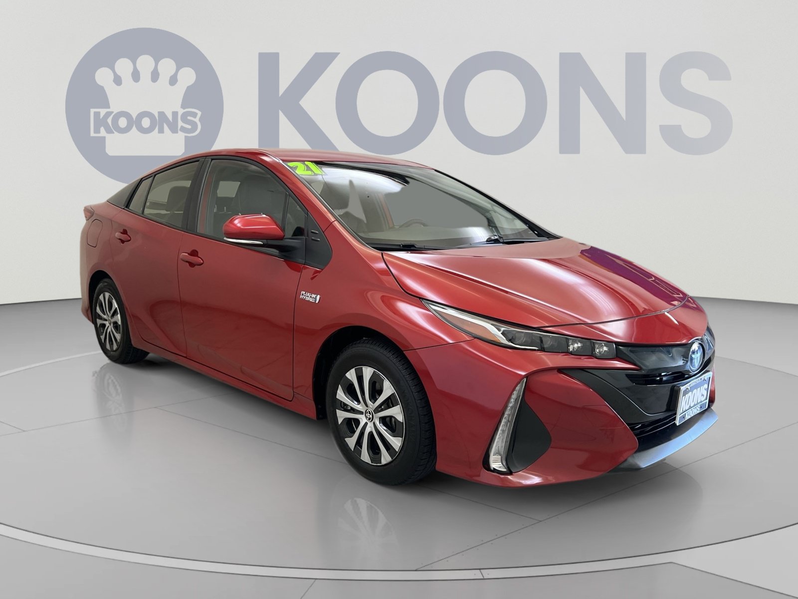 Used 2021 Toyota Prius Prime XLE w/ Carpet Mat Package (TMS) FWD image 2