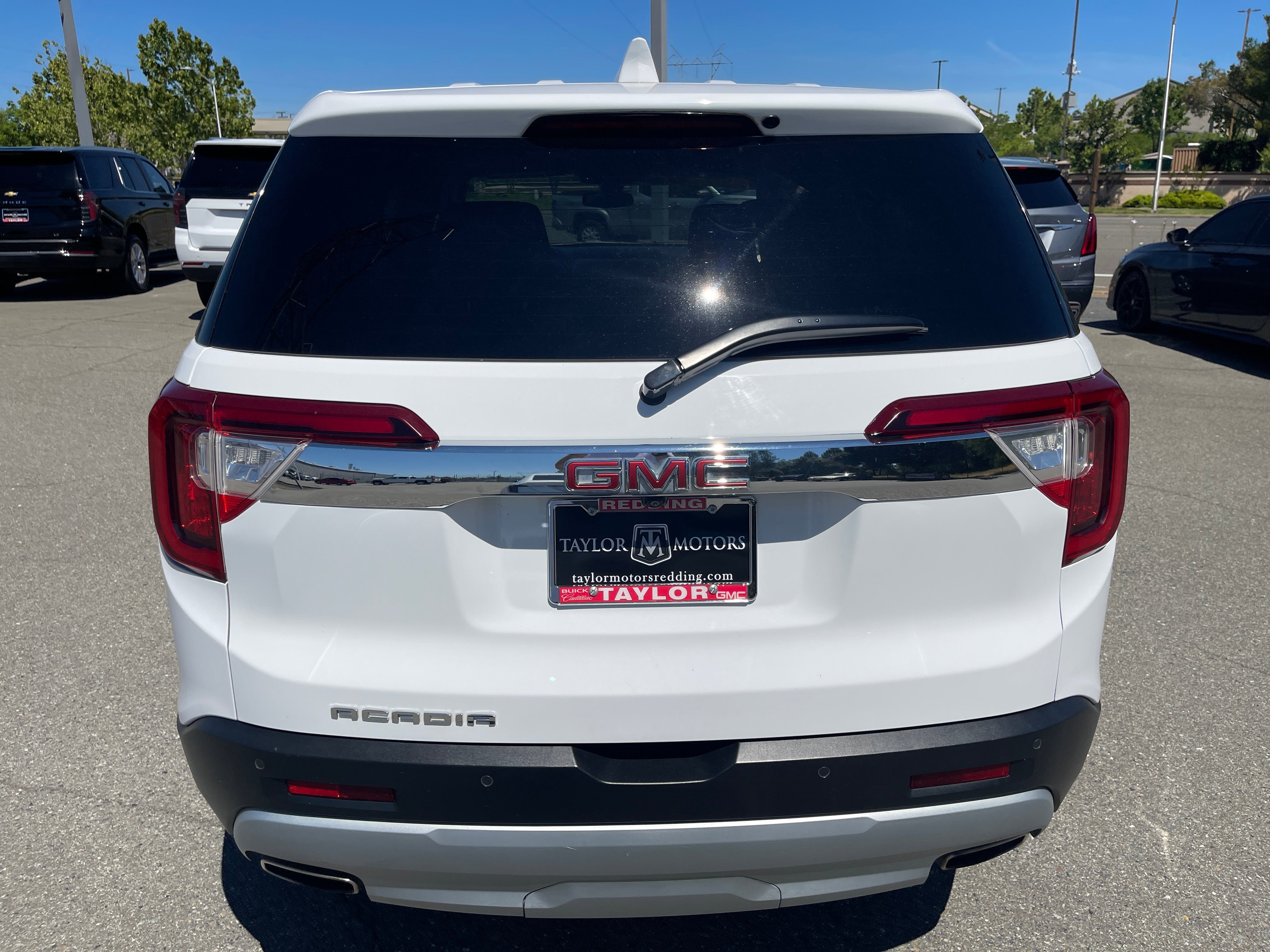 Used 2022 GMC Acadia SLE FWD image 6