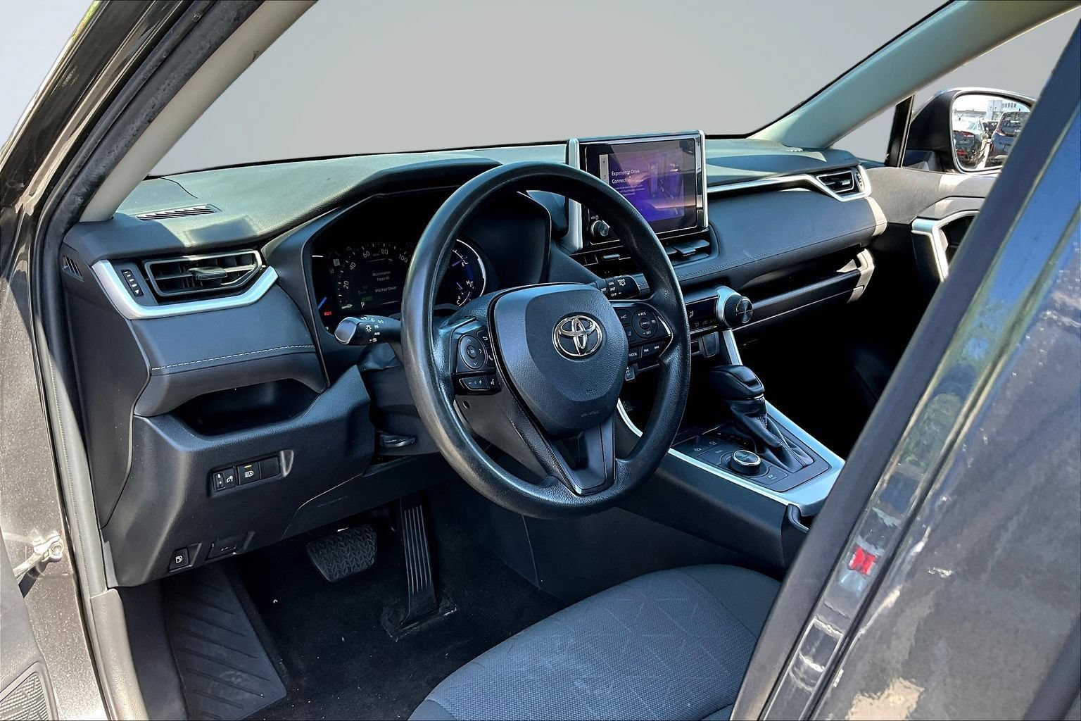 Used 2023 Toyota RAV4 XLE AWD/4WD image 20