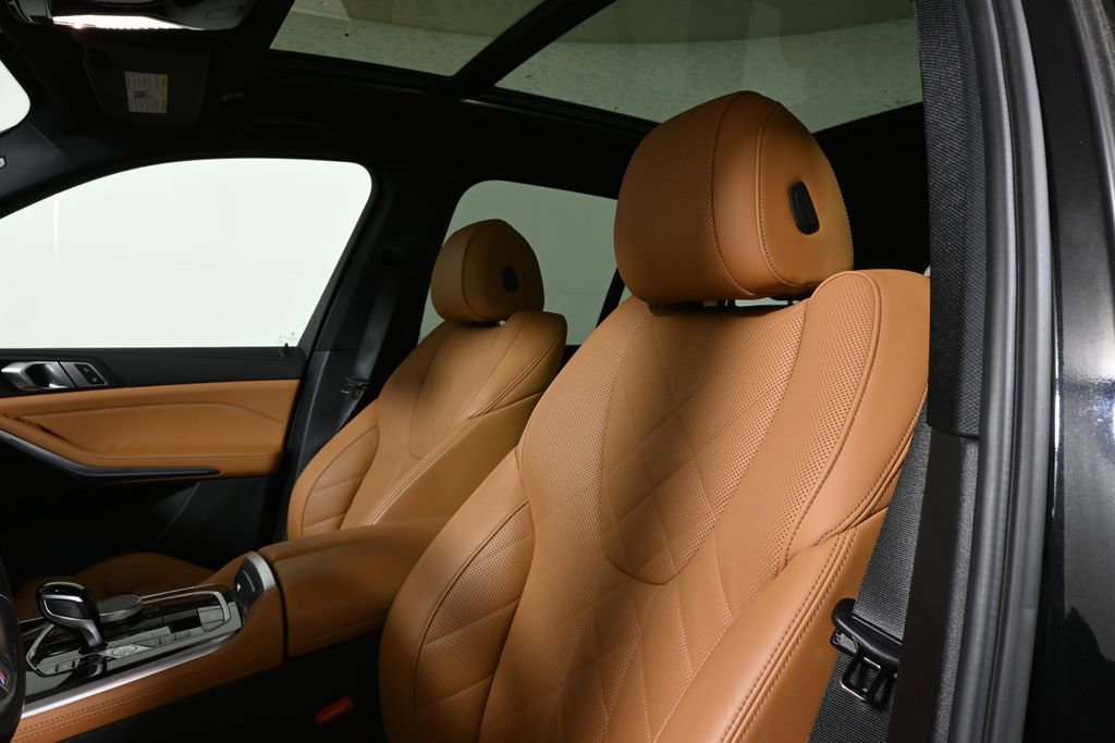 Used 2023 BMW X5 xDrive40i w/ M Sport Package image 4