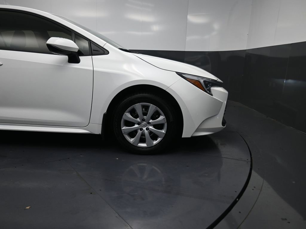 Used 2025 Toyota Corolla LE image 5