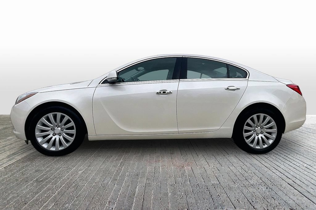 Used 2013 Buick Regal Premium FWD image 4