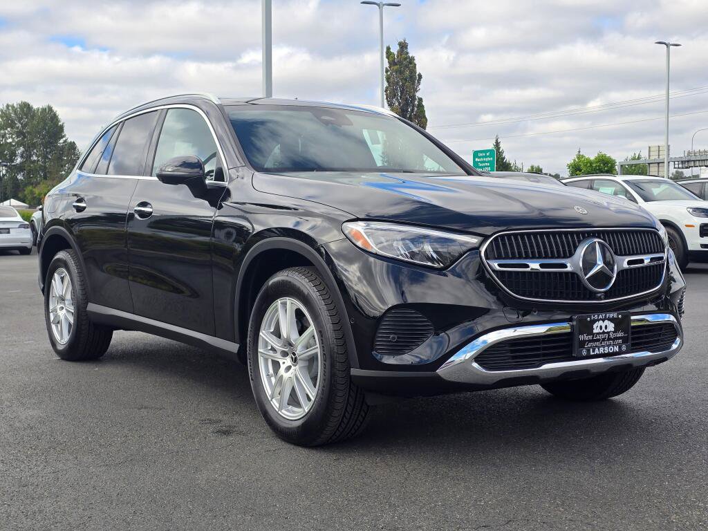 Used 2025 Mercedes-Benz GLC 300 4MATIC image 8