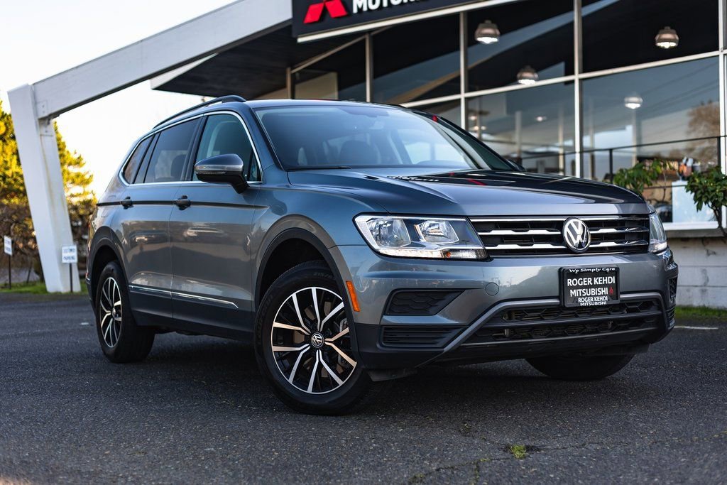 Used 2021 Volkswagen Tiguan SE w/ Panoramic Sunroof Package image 1