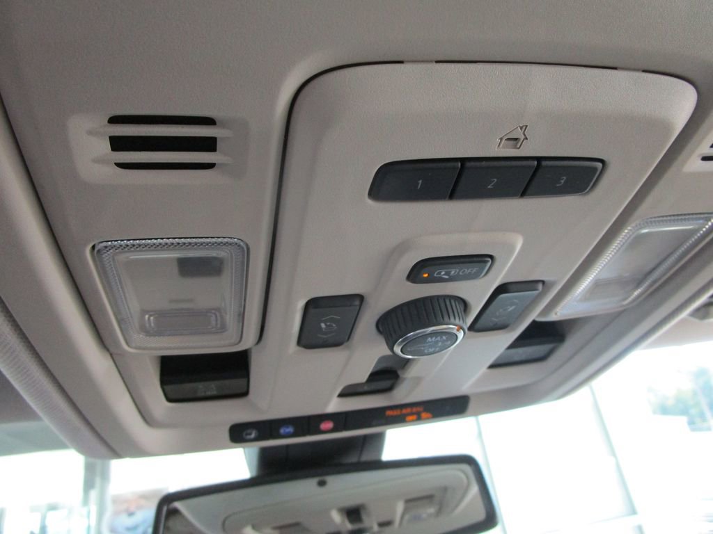 Used 2022 GMC Yukon XL Denali image 41