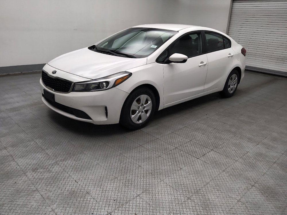 Used 2017 Kia Forte LX image 2