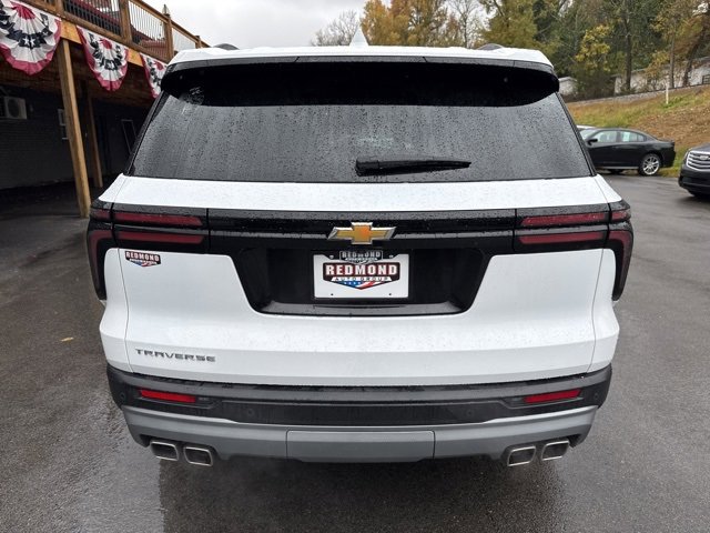 Used 2025 Chevrolet Traverse LT image 7