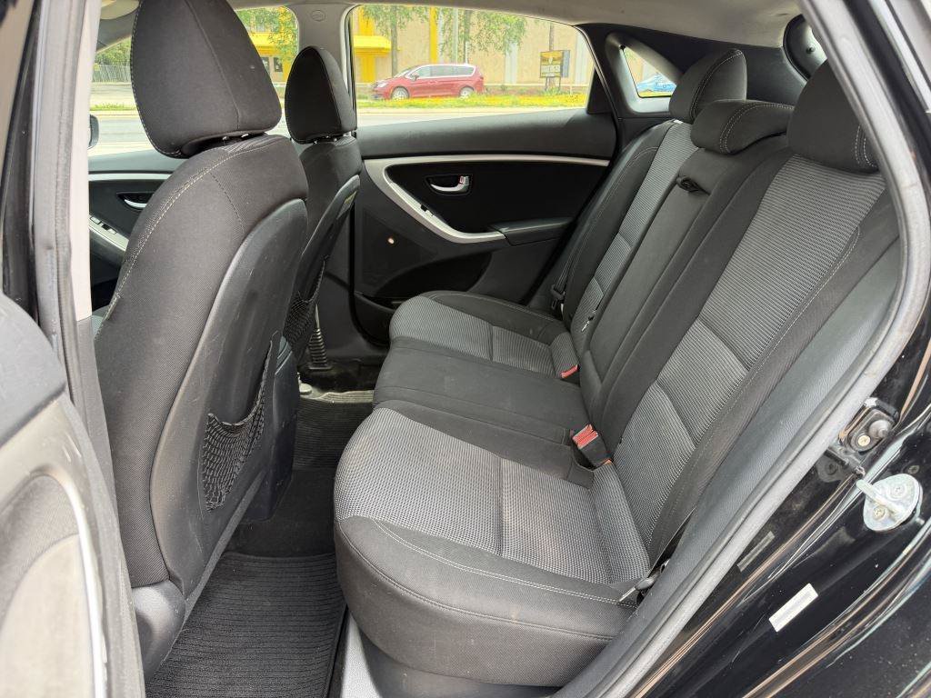 Used 2013 Hyundai Elantra GT FWD image 9