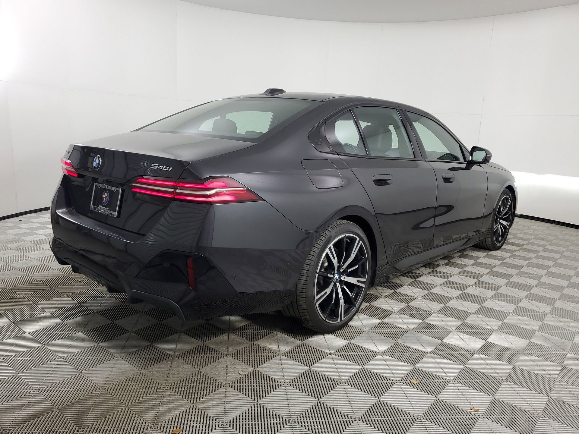 Used 2024 BMW 540i xDrive image 10