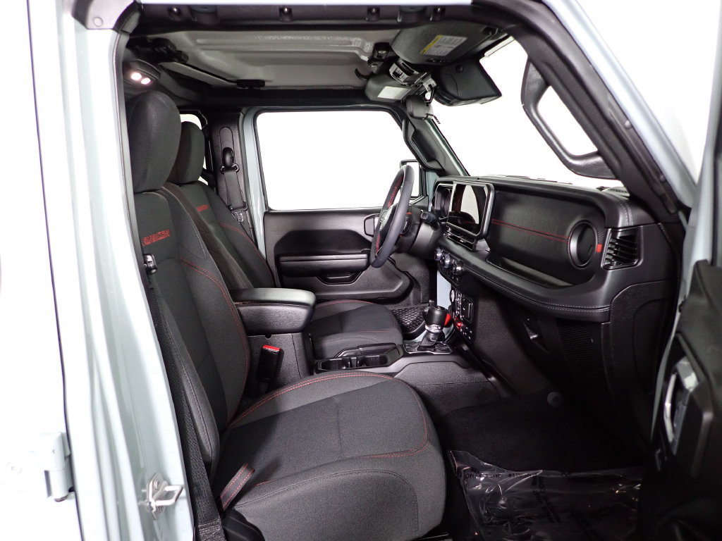 Used 2024 Jeep Wrangler Unlimited Rubicon AWD/4WD image 38