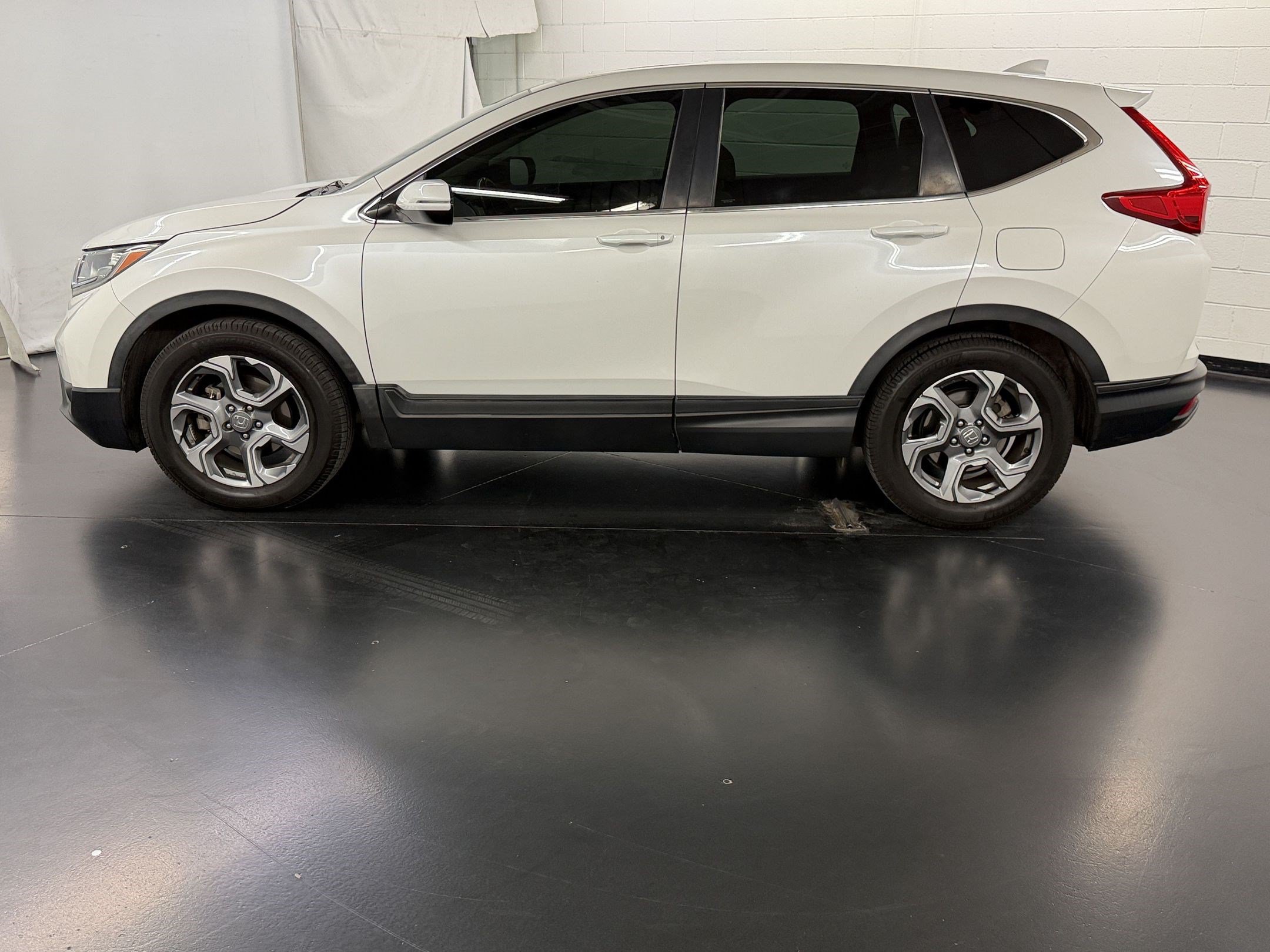 Used 2019 Honda CR-V EX-L image 2