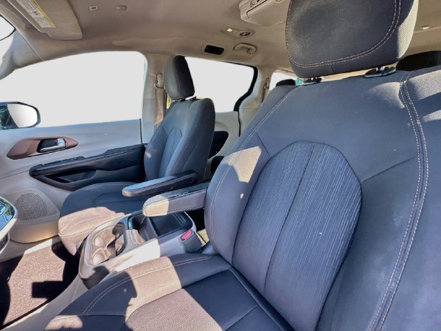 Used 2018 Chrysler Pacifica Touring Plus w/ Tire & Wheel Group FWD image 24