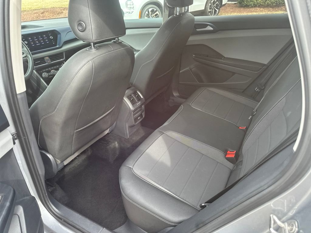 Used 2024 Volkswagen Taos SE FWD image 15