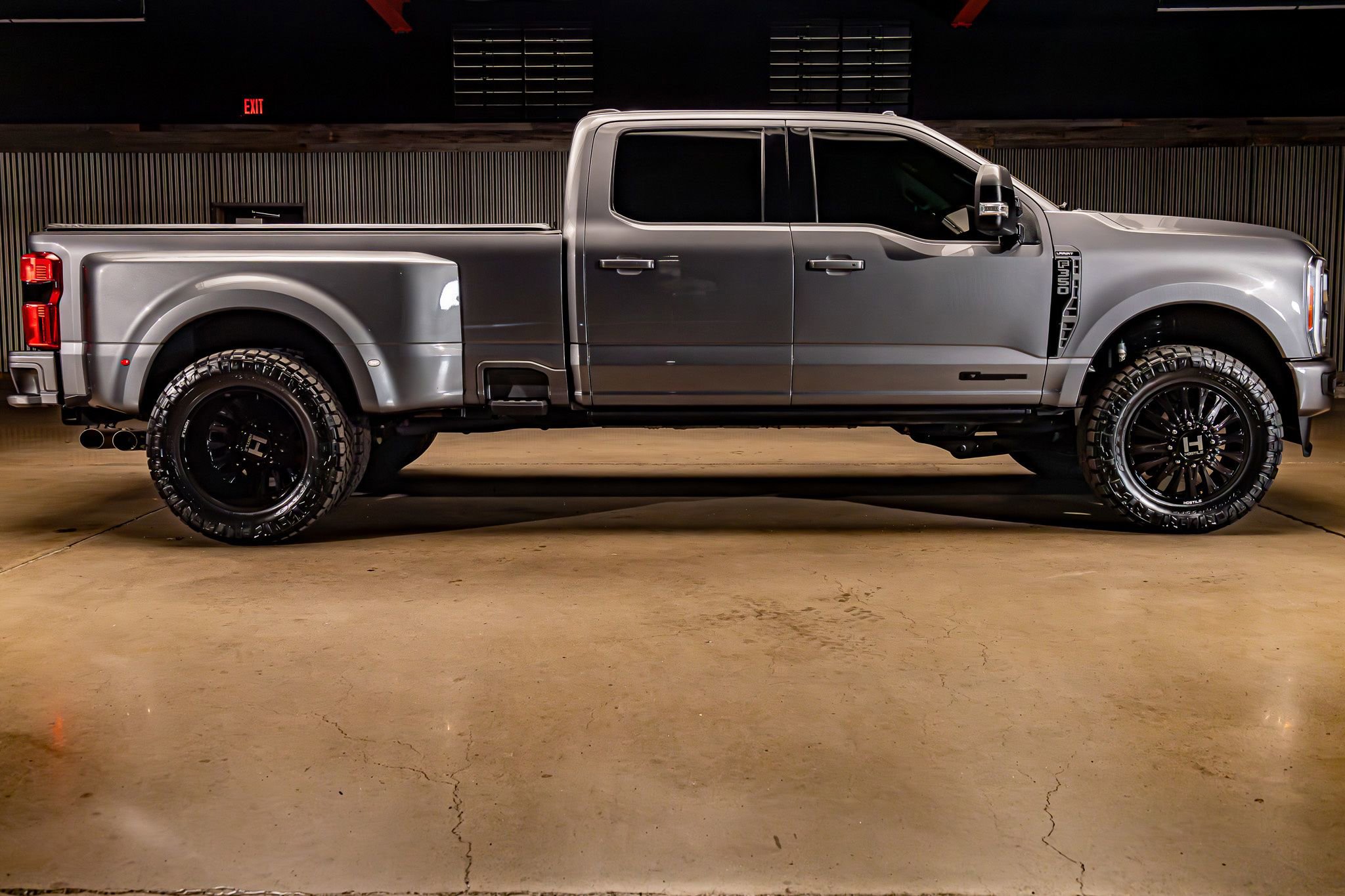 Used 2023 Ford F350 Lariat w/ FX4 Off-Road Package AWD/4WD image 10