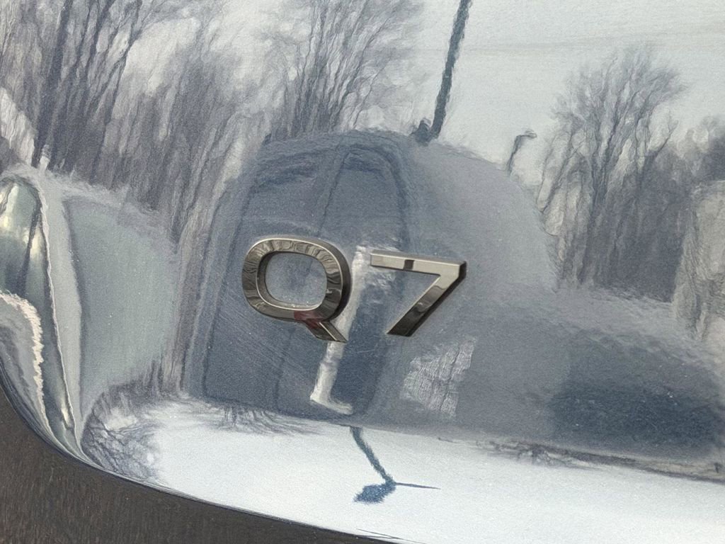 Used 2025 Audi Q7 3.0T Premium image 26