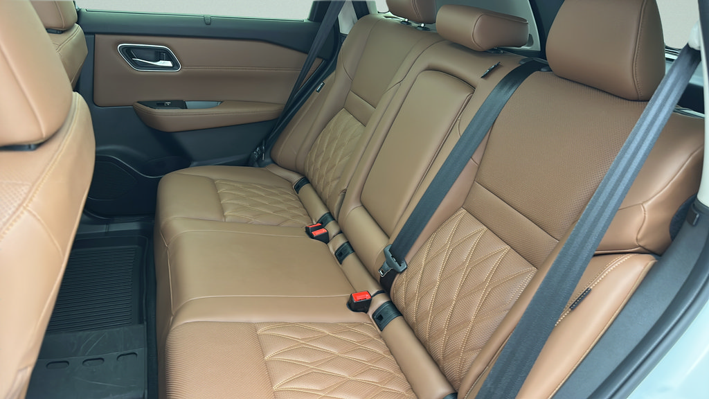 Used 2026 Nissan Rogue Platinum w/ Platinum Premium Package AWD/4WD image 10