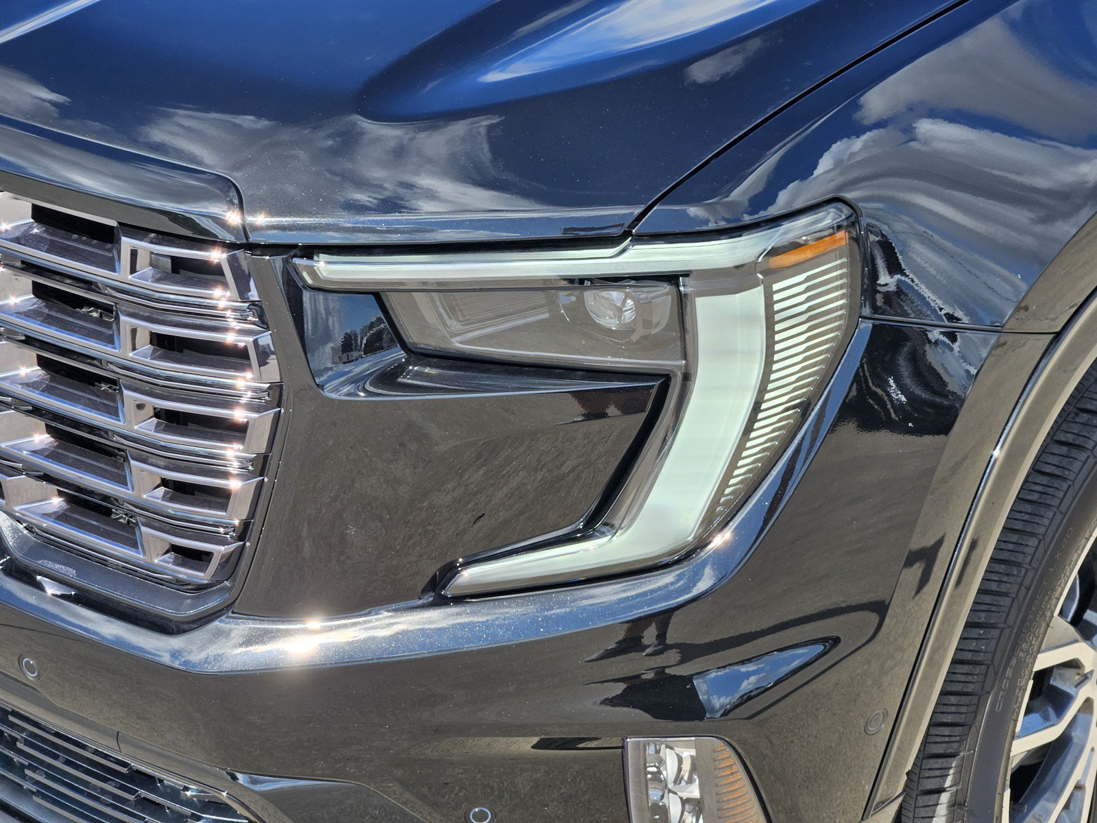 New 2027 GMC Acadia Denali Ultimate FWD image 5
