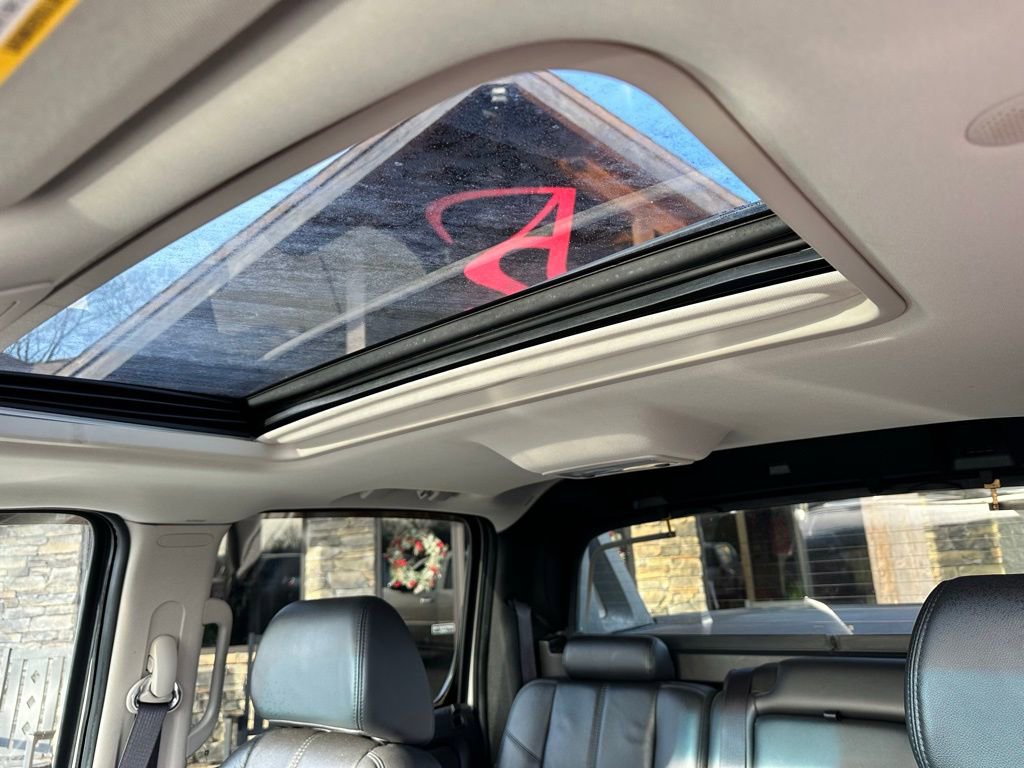 Used 2008 Chevrolet Avalanche LTZ w/ LTZ Preferred Equipment Group AWD/4WD image 16