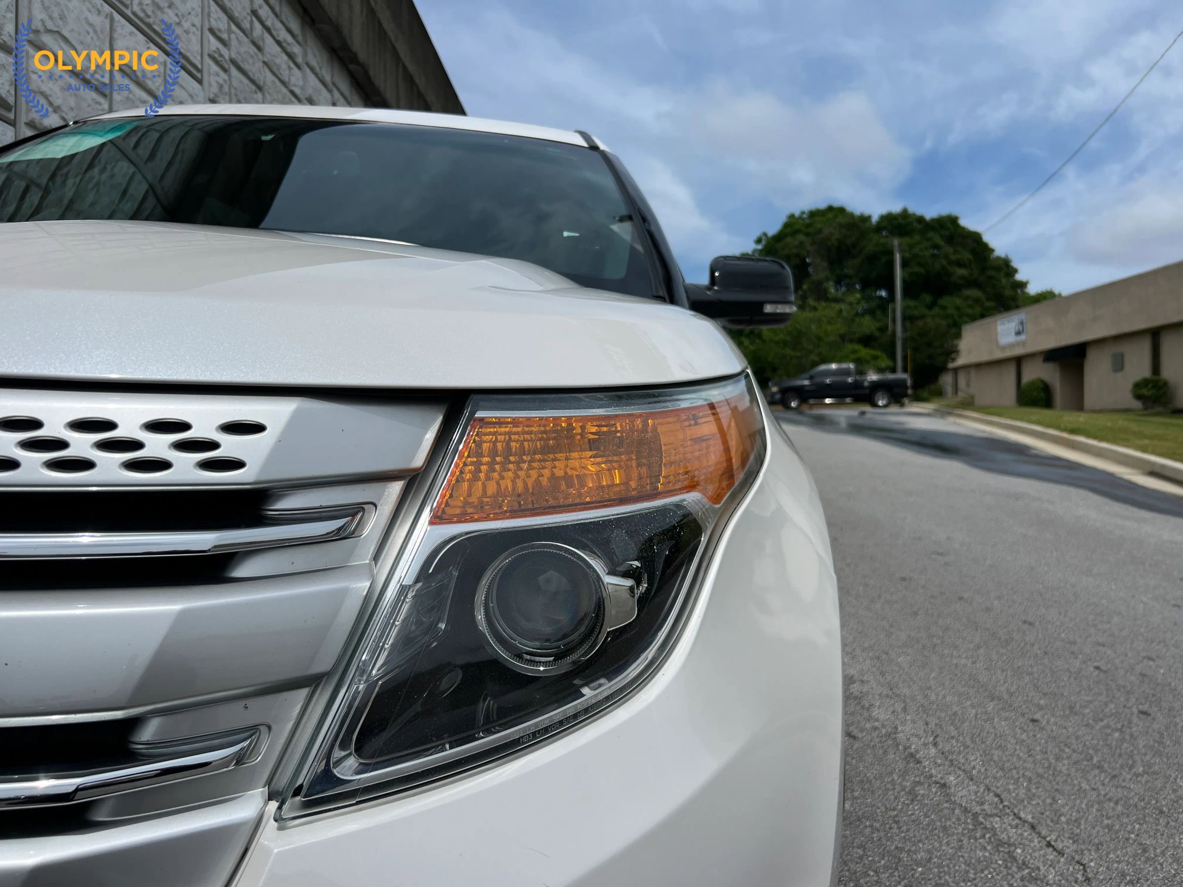 Used 2014 Ford Explorer XLT w/ Equipment Group 202A FWD image 14