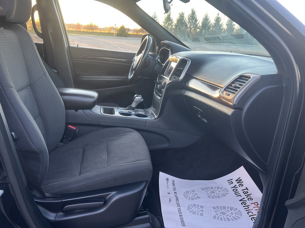 Used 2018 Jeep Grand Cherokee Laredo image 11